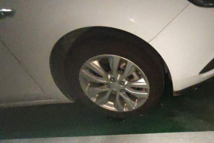 Used Buick GT 2021 Exemplar 1.5L Automatic Elite Version Right Front Wheel Hub