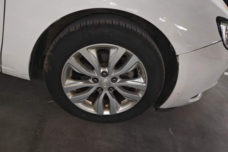 Used Buick GT 2021 Revised Version Flagship 1.5L Automatic Elite Edition Right Front Wheel Hub