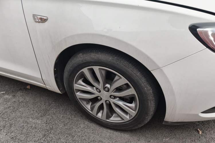 Used Buick GT 2021 1.3T Automatic Mild Hybrid Elite Version Right Front Wheel Hub