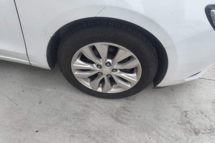 Used Buick GT 2021 Revised Version Flagship 1.5L Automatic Elite Edition Right Front Wheel Hub