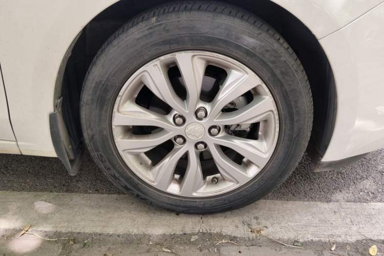 Used Buick GT 2021 Exemplar 1.5L Automatic Elite Version Right Front Wheel Hub
