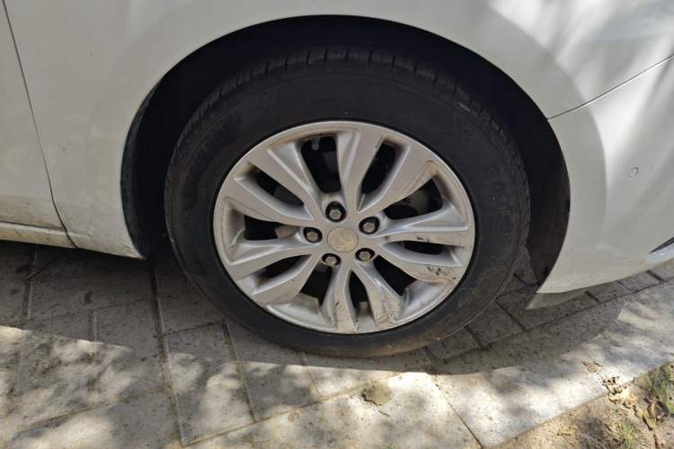 Used Buick GT 2021 Revised Version Flagship 1.5L Automatic Elite Edition Right Front Wheel Hub