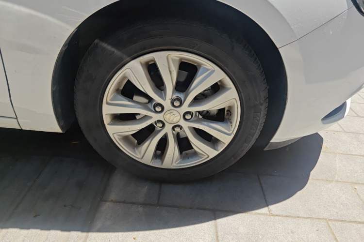 Used Buick GT 2021 Revised Version Flagship 1.5L Automatic Elite Edition Right Front Wheel Hub