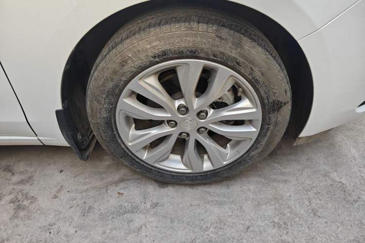 Used Buick GT 2021 Revised Version Flagship 1.5L Automatic Elite Edition Right Front Wheel Hub