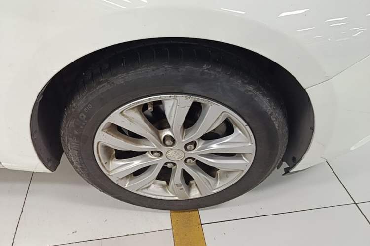 Used Buick GT 2021 Revised Version Flagship 1.5L Automatic Elite Edition Right Front Wheel Hub