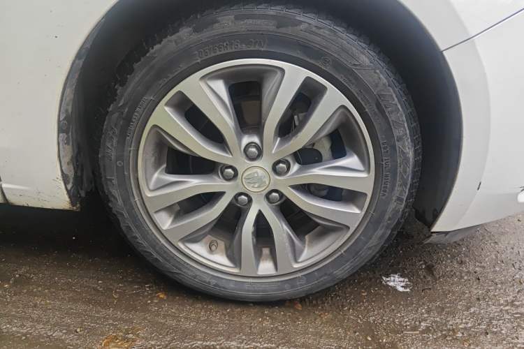 Used Buick GT 2021 1.3T Automatic Mild Hybrid Elite Version Right Front Wheel Hub