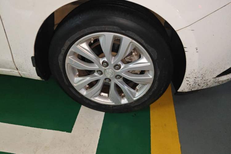 Used Buick GT 2021 Exemplar 1.5L Automatic Elite Version Right Front Wheel Hub