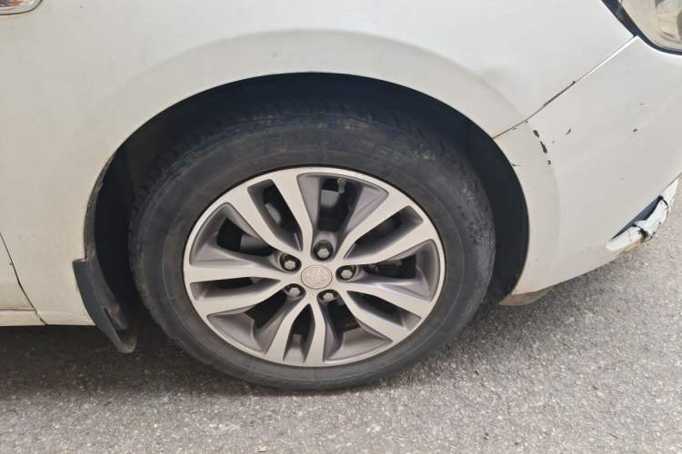 Used Buick GT 2021 1.3T Automatic Mild Hybrid Elite Version Right Front Wheel Hub