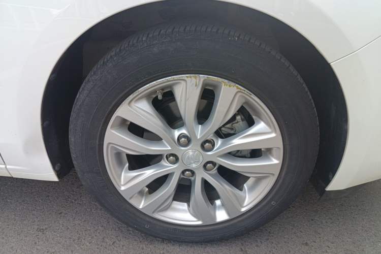 Used Buick GT 2021 Revised Version Flagship 1.5L Automatic Elite Edition Right Front Wheel Hub