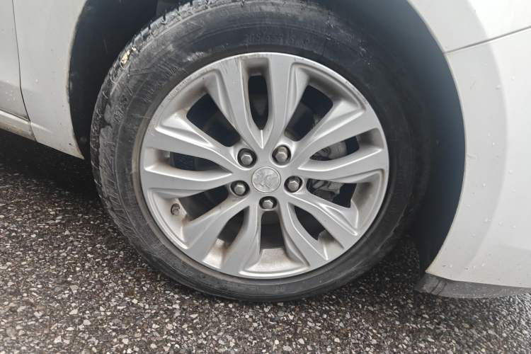 Used Buick GT 2021 Revised Version Flagship 1.5L Automatic Elite Edition Right Front Wheel Hub