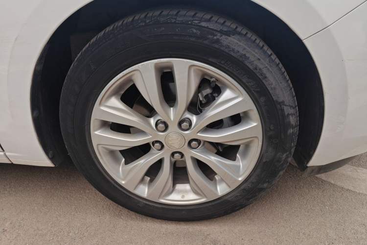 Used Buick GT 2021 Exemplar 1.5L Automatic Elite Version Right Front Wheel Hub