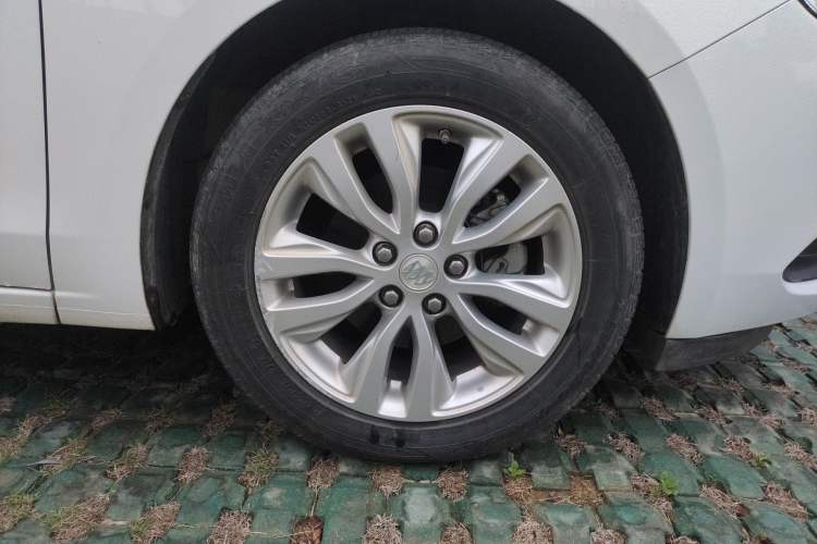 Used Buick GT 2021 Exemplar 1.5L Automatic Entry-Level Trim Right Front Wheel Hub