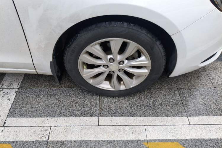 Used Buick GT 2021 Revised Version Flagship 1.5L Automatic Elite Edition Right Front Wheel Hub