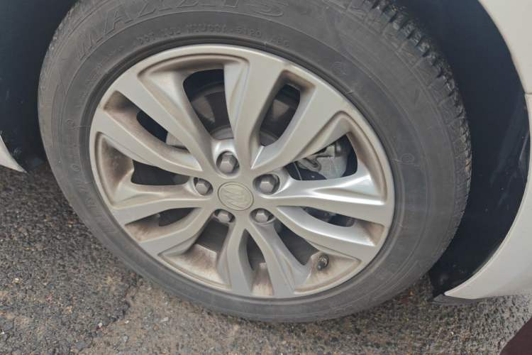 Used Buick GT 2021 Revised Version Flagship 1.5L Automatic Elite Edition Right Front Wheel Hub