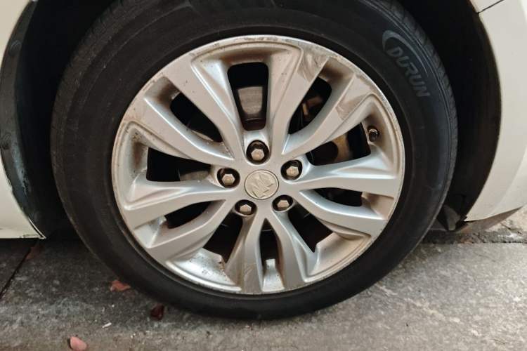 Used Buick GT 2021 Exemplar 1.5L Automatic Entry-Level Trim Right Front Wheel Hub