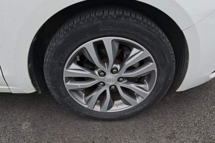 Used Buick GT 2021 1.3T Automatic Mild Hybrid Elite Version Right Front Wheel Hub