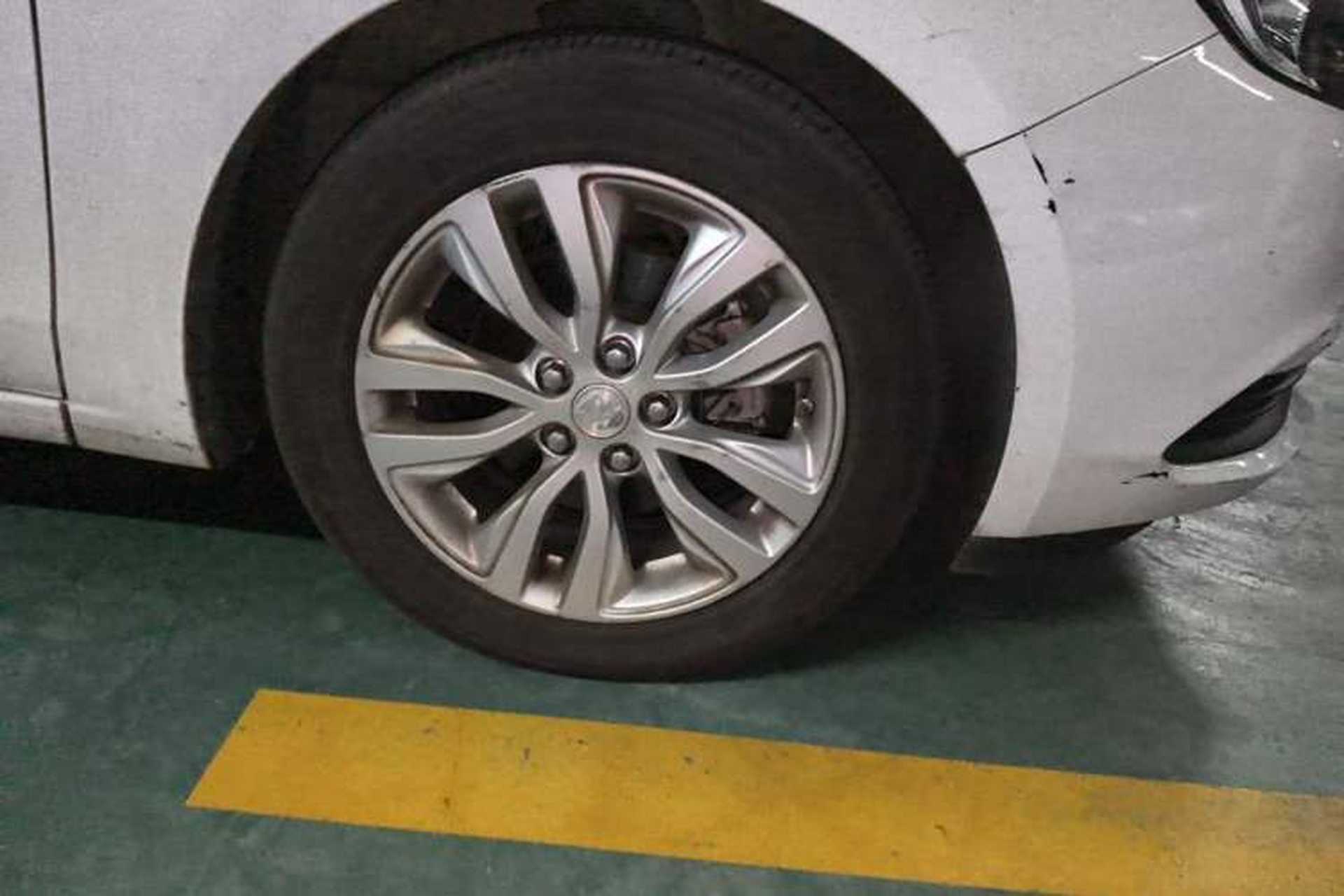 Used Buick GT 2021 Revised Version Flagship 1.5L Automatic Elite Edition Right Front Wheel Hub