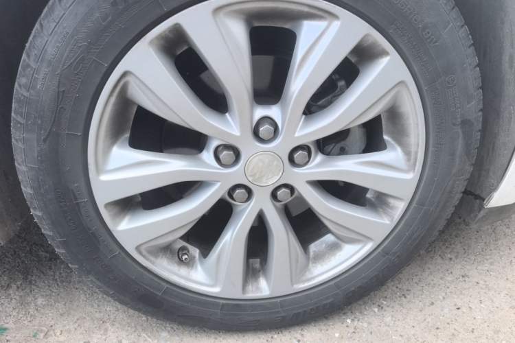 Used Buick GT 2021 Revised Version Flagship 1.5L Automatic Elite Edition Right Front Wheel Hub