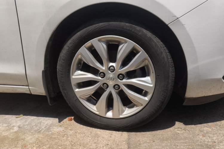 Used Buick GT 2021 Revised Version Flagship 1.5L Automatic Elite Edition Right Front Wheel Hub