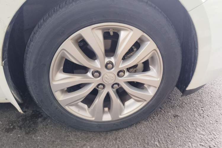 Used Buick GT 2021 Revised Version Flagship 1.5L Automatic Elite Edition Right Front Wheel Hub