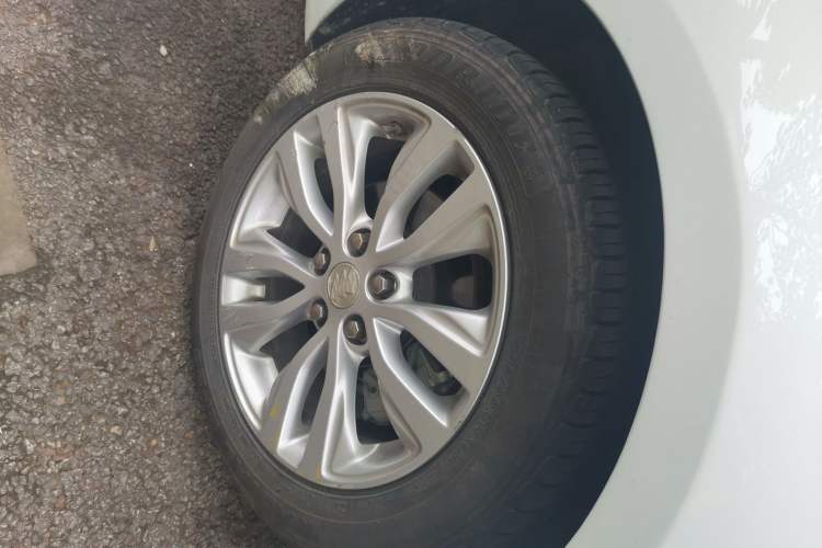 Used Buick GT 2021 Revised Version Flagship 1.5L Automatic Elite Edition Right Front Wheel Hub