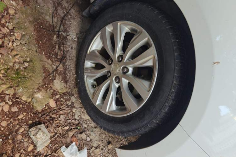 Used Buick GT 2021 1.3T Automatic Mild Hybrid Entry Model Right Front Wheel Hub