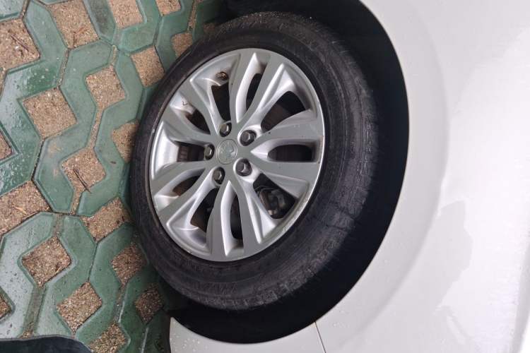 Used Buick GT 2021 Exemplar 1.5L Automatic Elite Version Right Front Wheel Hub
