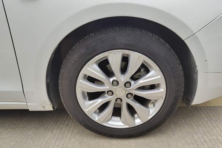 Used Buick GT 2021 Revised Version Flagship 1.5L Automatic Elite Edition Right Front Wheel Hub