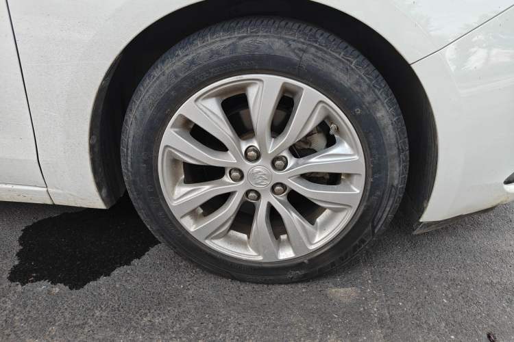 Used Buick GT 2021 Revised Version Flagship 1.5L Automatic Elite Edition Right Front Wheel Hub