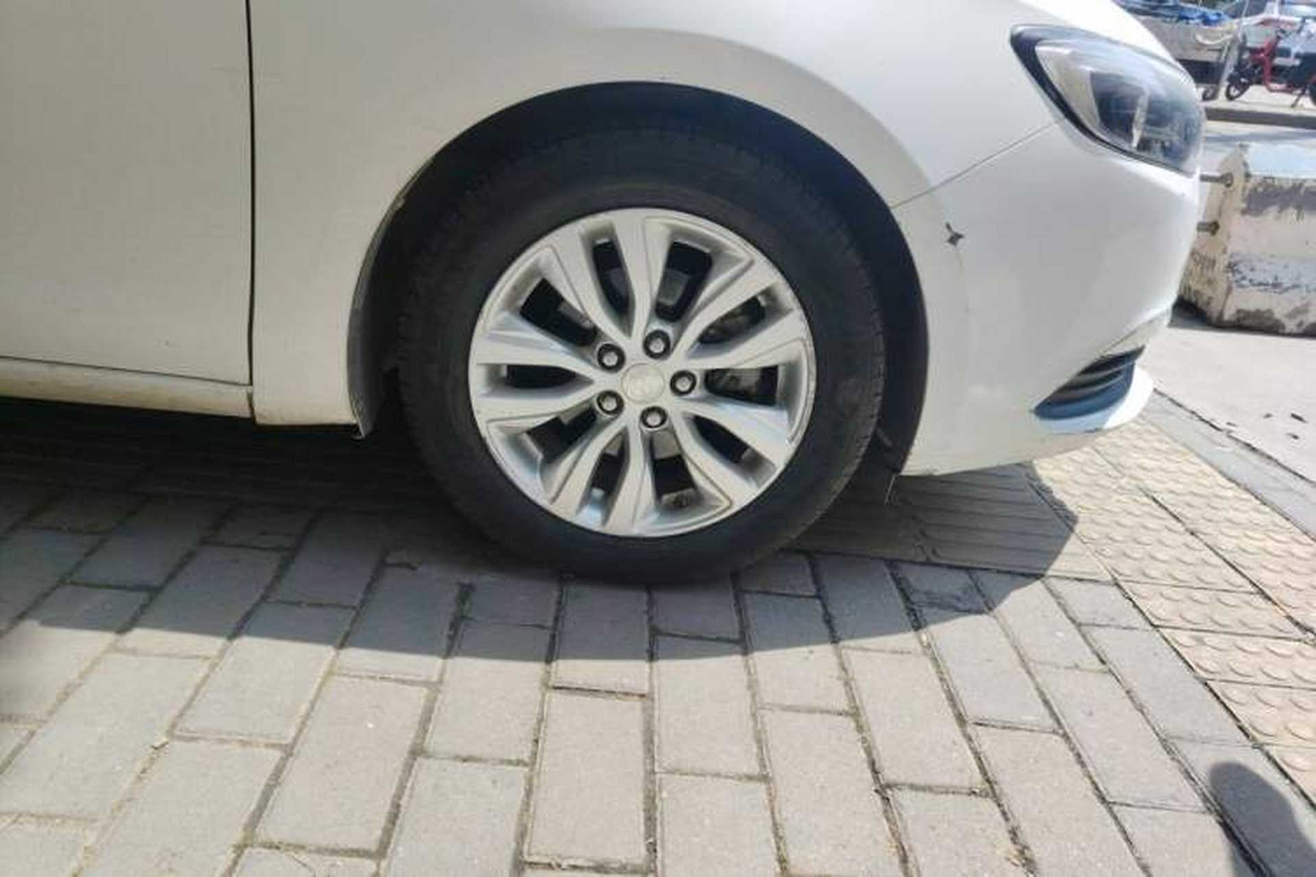 Used Buick GT 2021 Exemplar 1.5L Automatic Entry-Level Trim Right Front Wheel Hub