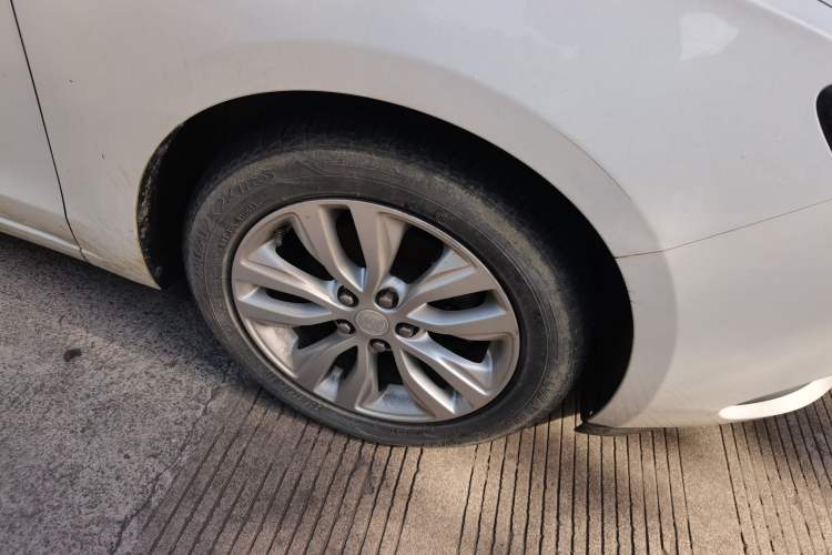 Used Buick GT 2021 Exemplar 1.5L Automatic Elite Version Right Front Wheel Hub