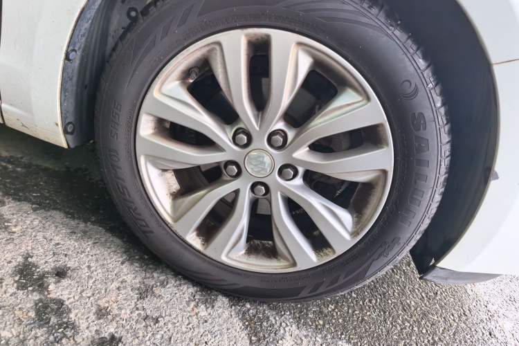 Used Buick GT 2021 Exemplar 1.5L Automatic Entry-Level Trim Right Front Wheel Hub