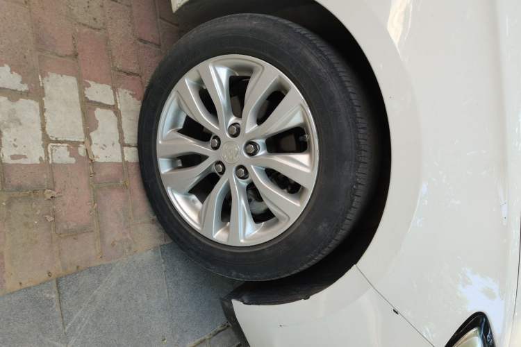 Used Buick GT 2021 Revised Version Flagship 1.5L Automatic Elite Edition Right Front Wheel Hub