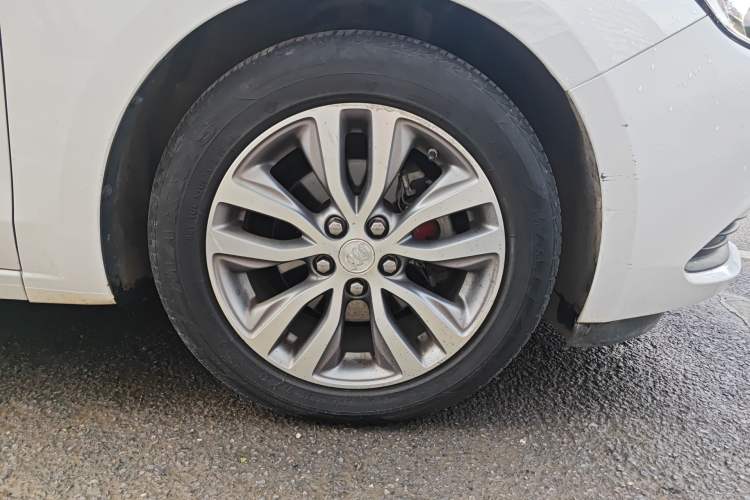 Used Buick GT 2021 1.3T Automatic Mild Hybrid Elite Version Right Front Wheel Hub