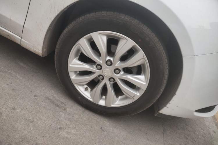 Used Buick GT 2021 Revised Version Flagship 1.5L Automatic Elite Edition Right Front Wheel Hub
