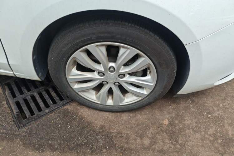 Used Buick GT 2021 Revised Version Flagship 1.5L Automatic Elite Edition Right Front Wheel Hub