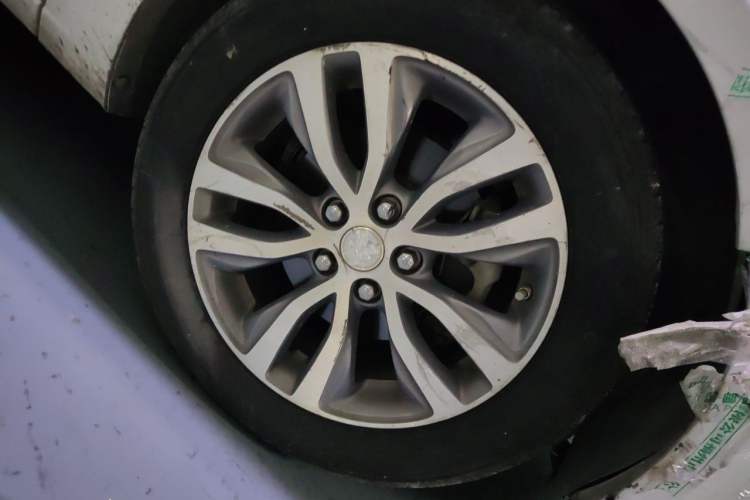 Used Buick GT 2021 1.3T Automatic Mild Hybrid Elite Version Right Front Wheel Hub