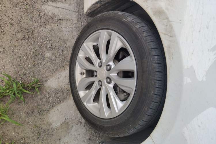 Used Buick GT 2021 Exemplar 1.5L Automatic Elite Version Right Front Wheel Hub