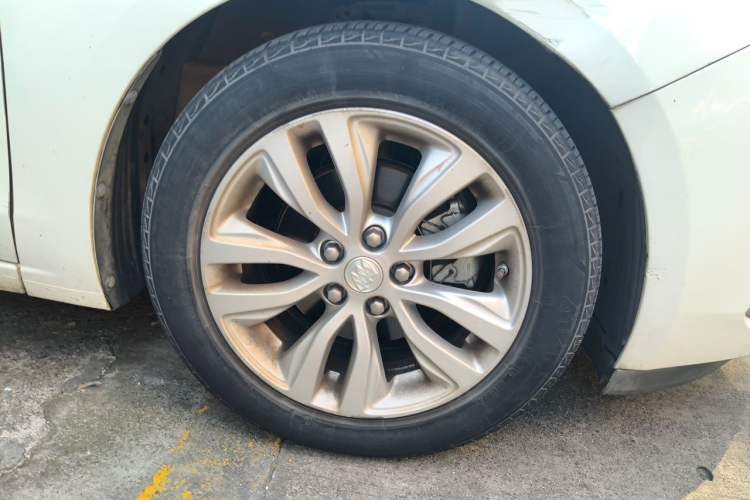 Used Buick GT 2021 Revised Version Flagship 1.5L Automatic Elite Edition Right Front Wheel Hub
