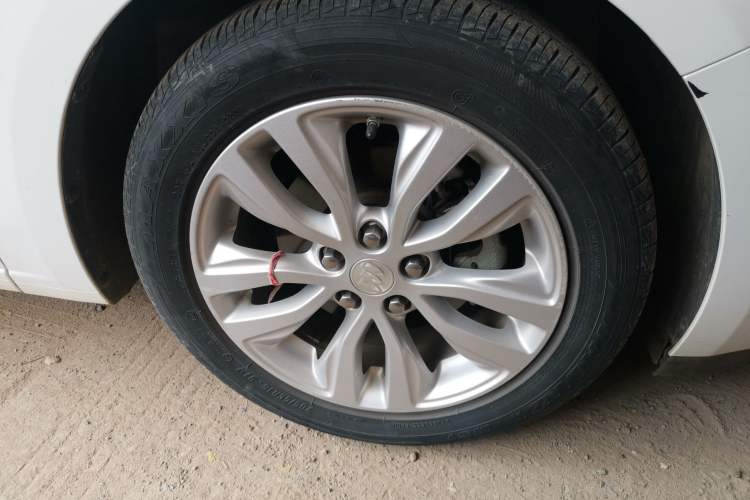 Used Buick GT 2021 Revised Version Flagship 1.5L Automatic Elite Edition Right Front Wheel Hub