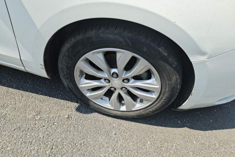 Used Buick GT 2021 Exemplar 1.5L Automatic Elite Version Right Front Wheel Hub