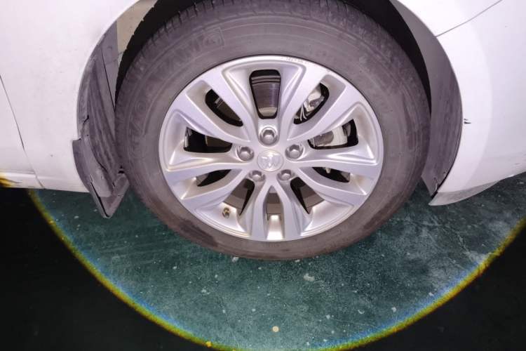 Used Buick GT 2021 Revised Version Flagship 1.5L Automatic Elite Edition Right Front Wheel Hub