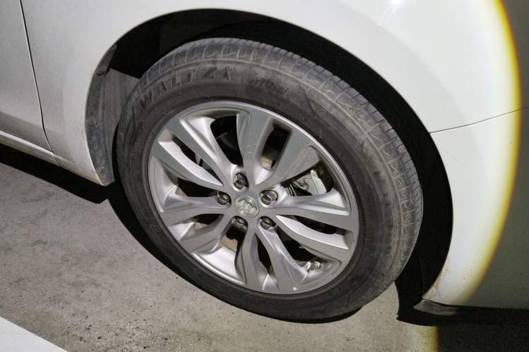 Used Buick GT 2021 Revised Version Flagship 1.5L Automatic Elite Edition Right Front Wheel Hub