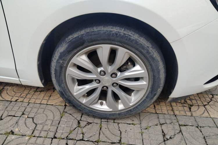 Used Buick GT 2021 Revised Version Flagship 1.5L Automatic Elite Edition Right Front Wheel Hub