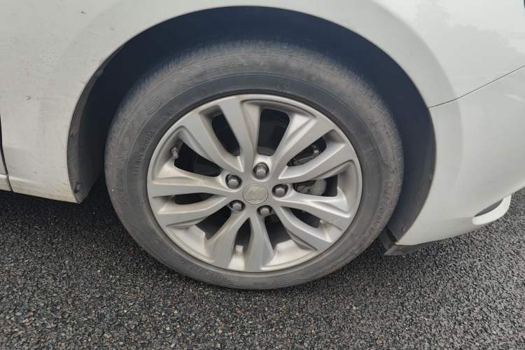 Used Buick GT 2021 Exemplar 1.5L Automatic Elite Version Right Front Wheel Hub