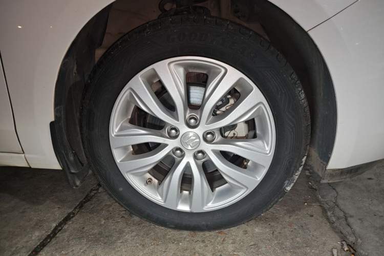 Used Buick GT 2021 Revised Version Flagship 1.5L Automatic Elite Edition Right Front Wheel Hub