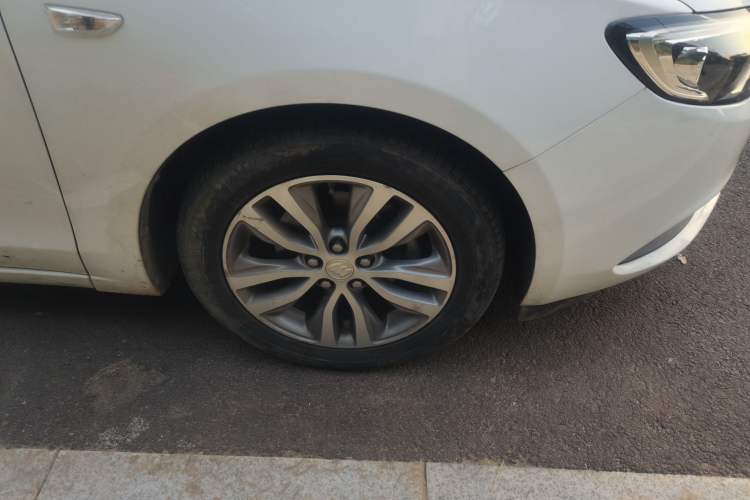 Used Buick GT 2021 1.3T Automatic Mild Hybrid Elite Version Right Front Wheel Hub