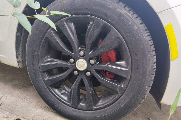 Used Buick GT 2021 Revised Version 1.3T Automatic Mild Hybrid Elite Edition Right Front Wheel Hub