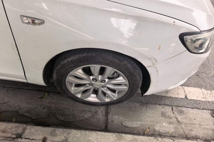 Used Buick GT 2021 Revised Version Flagship 1.5L Automatic Elite Edition Right Front Wheel Hub