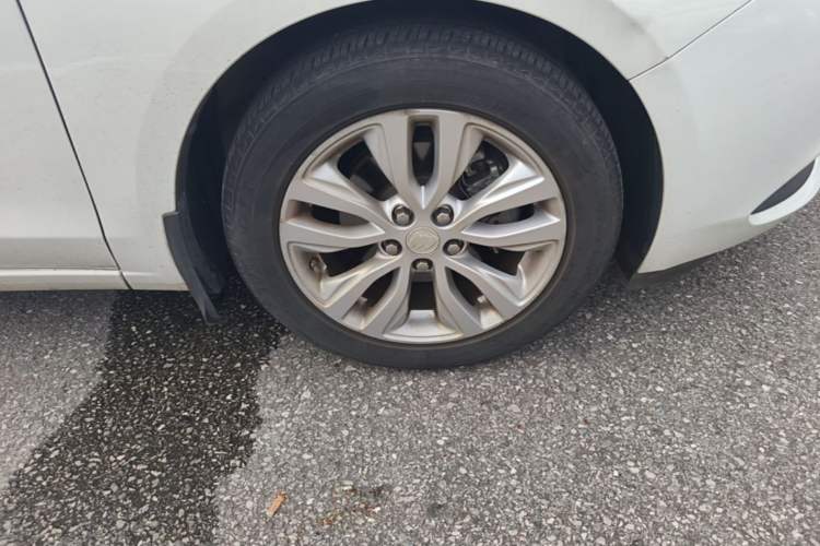 Used Buick GT 2021 Revised Version Flagship 1.5L Automatic Elite Edition Right Front Wheel Hub